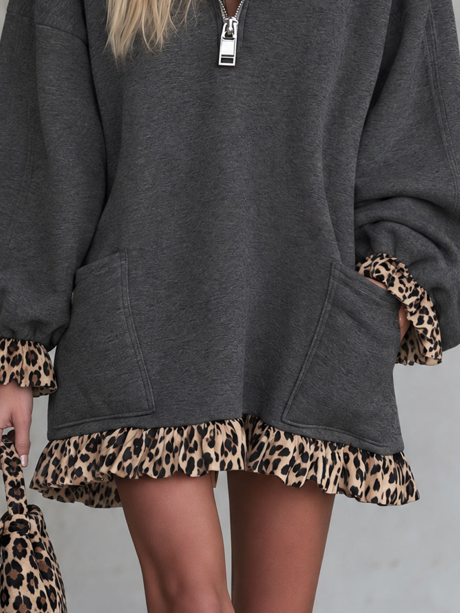 Ángela | Vestido corto gris con cuello y volante de leopardo