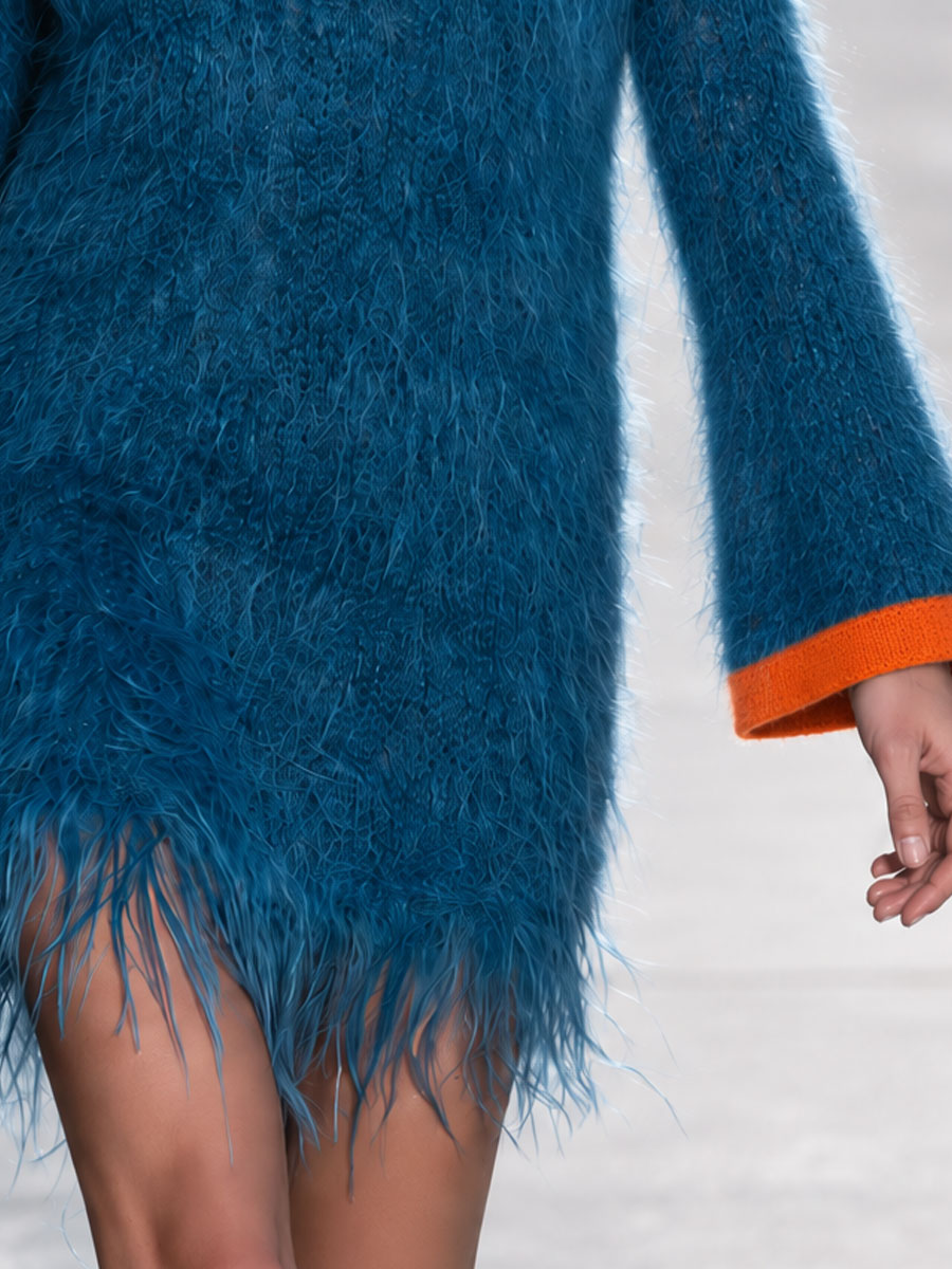 Natalia | Vestido corto de punto azul con flecos y manga campana