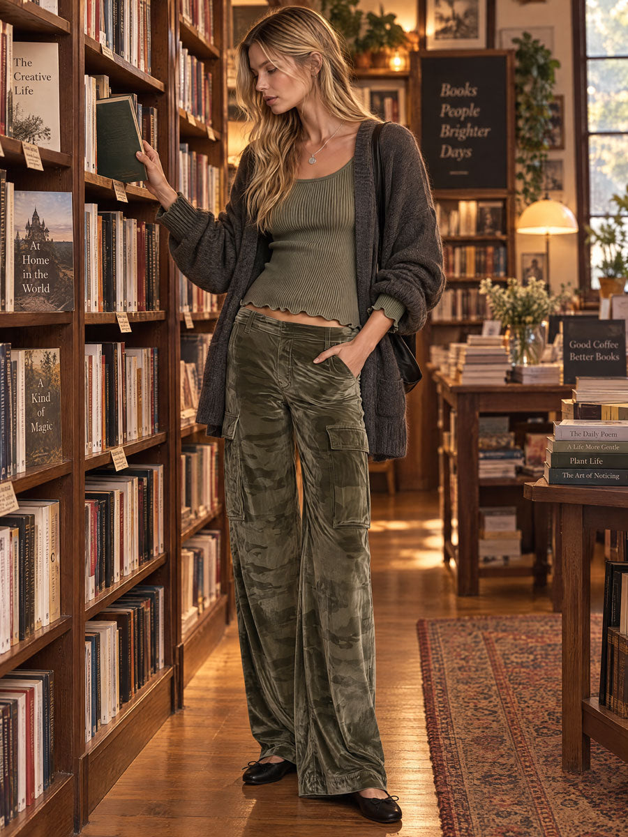 Silvia | Conjunto de jersey verde y pantalón cargo de terciopelo
