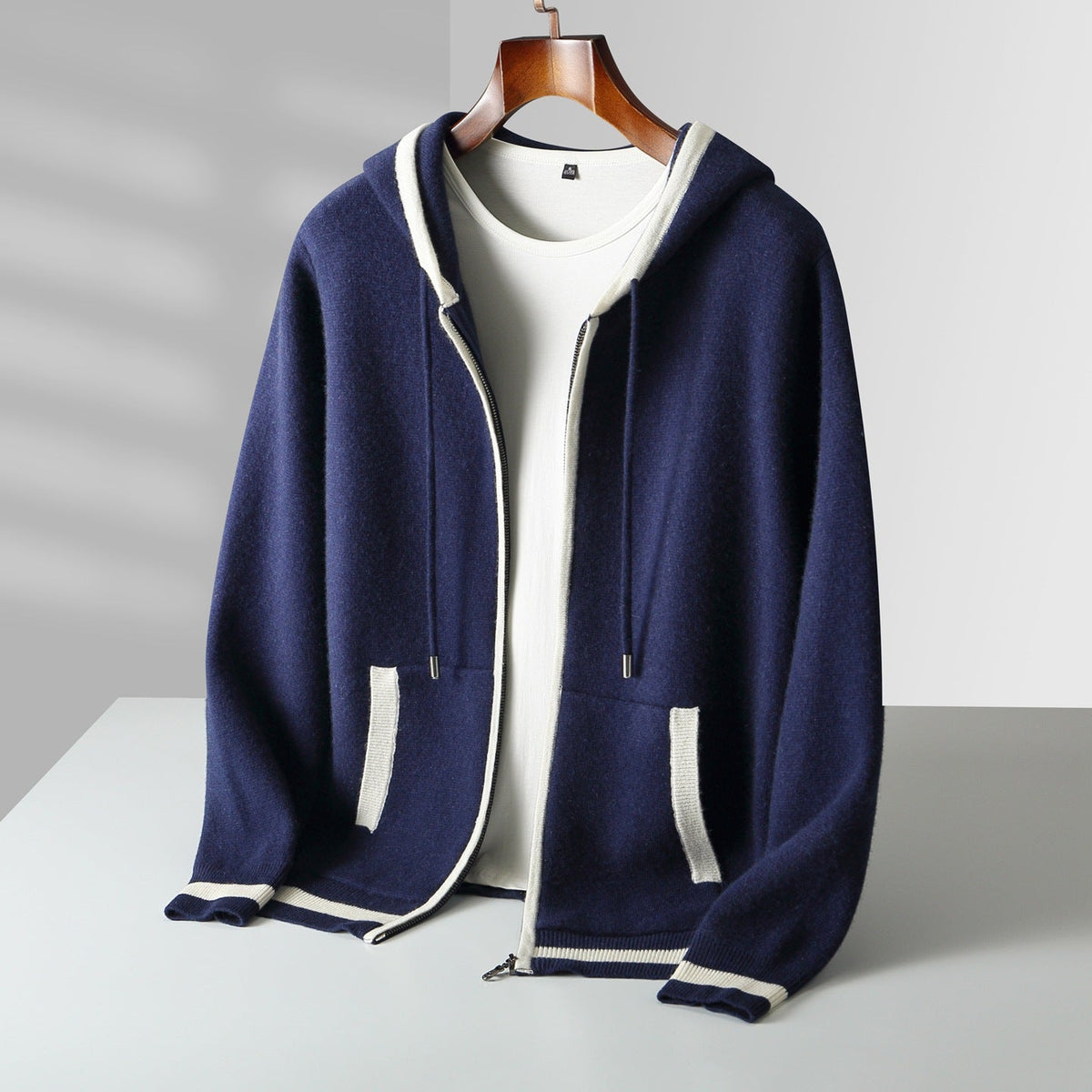 Varese | Sudadera de punto con capucha y ribetes