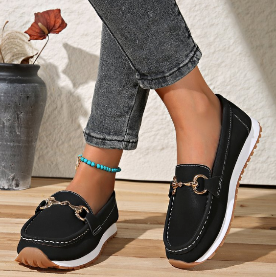 Elvira | Mocasín plano elegante con hebilla decorativa