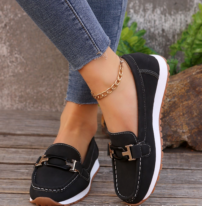 Eugenia | Mocasines elegantes con sofisticado detalle de cadena