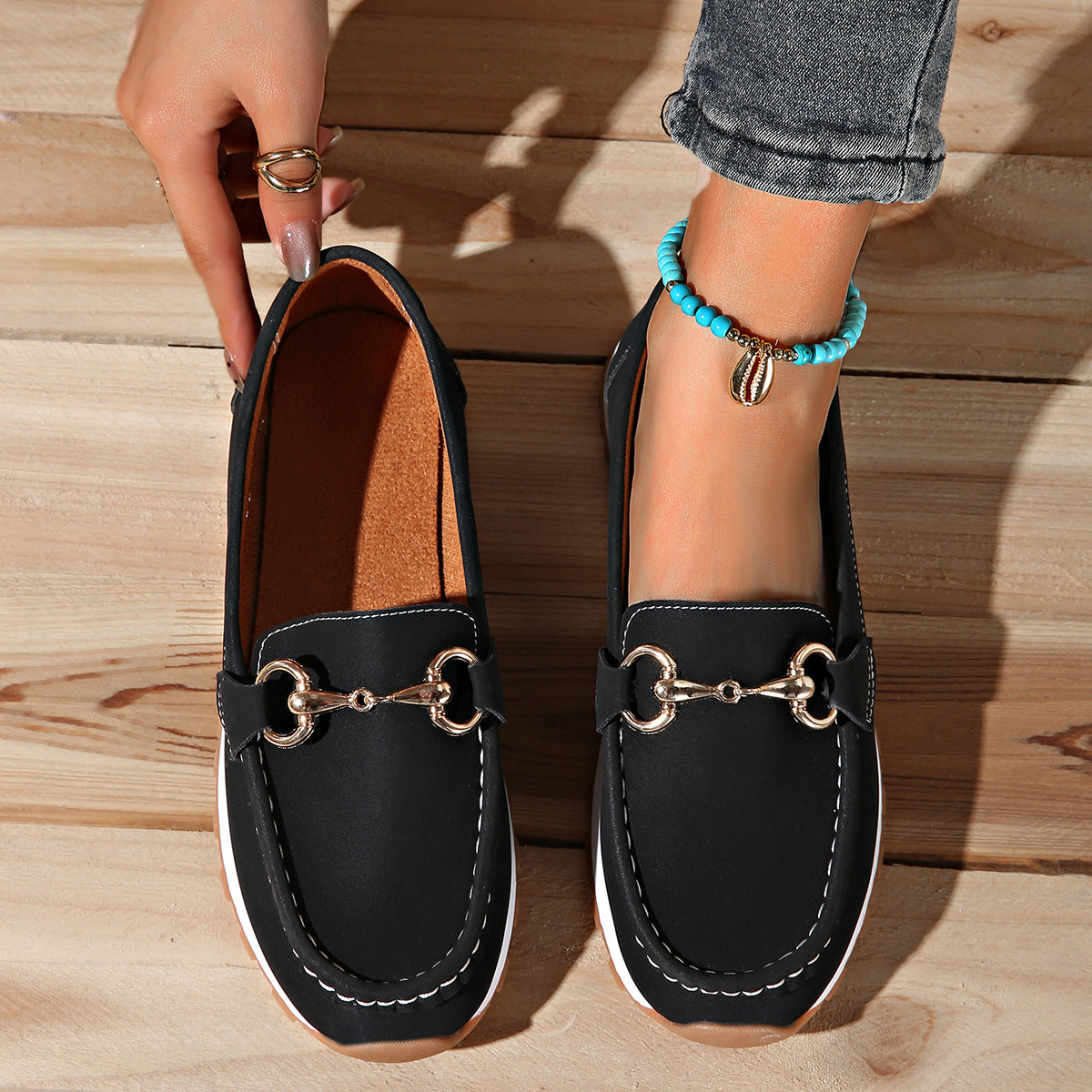 Elvira | Mocasín plano elegante con hebilla decorativa