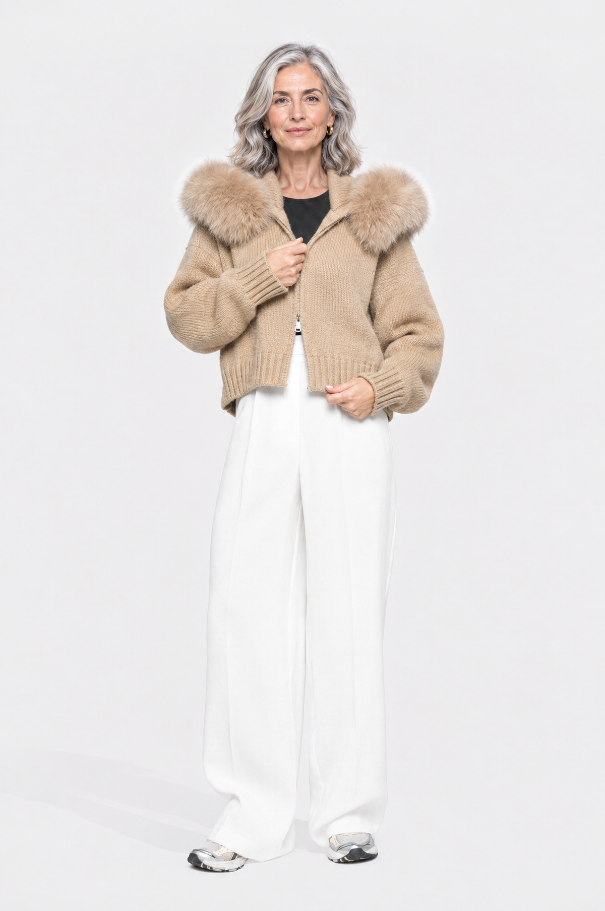 Martina | Elegante chaqueta de punto con capucha de piel