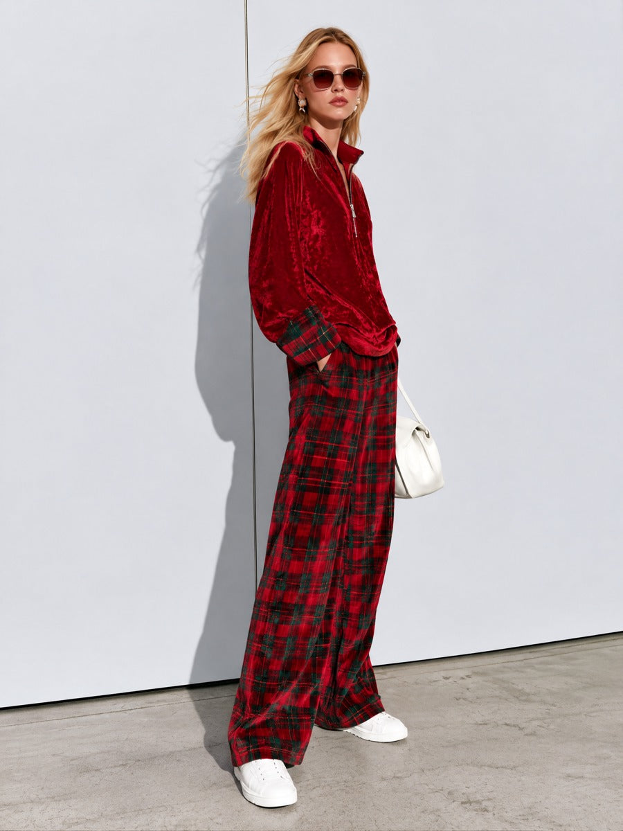 Merche | Conjunto de jersey de terciopelo rojo y pantalón de cuadros