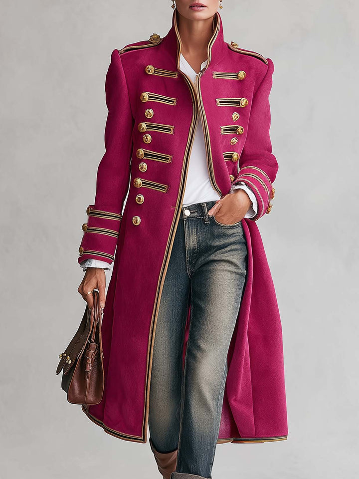 Regina | Abrigo largo militar magenta con botones dorados