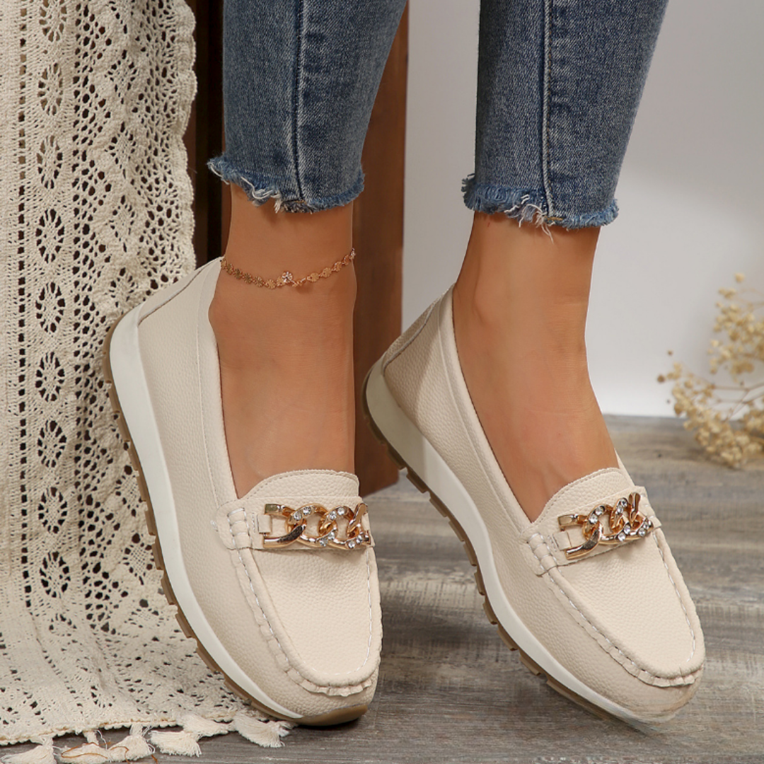 Estefanía | Elegante mocasín con hebilla de joya