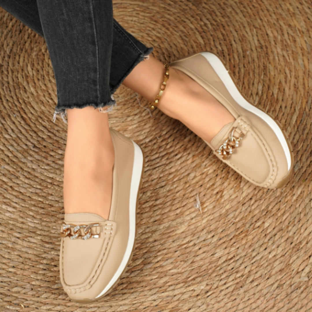 Estefanía | Elegante mocasín con hebilla de joya