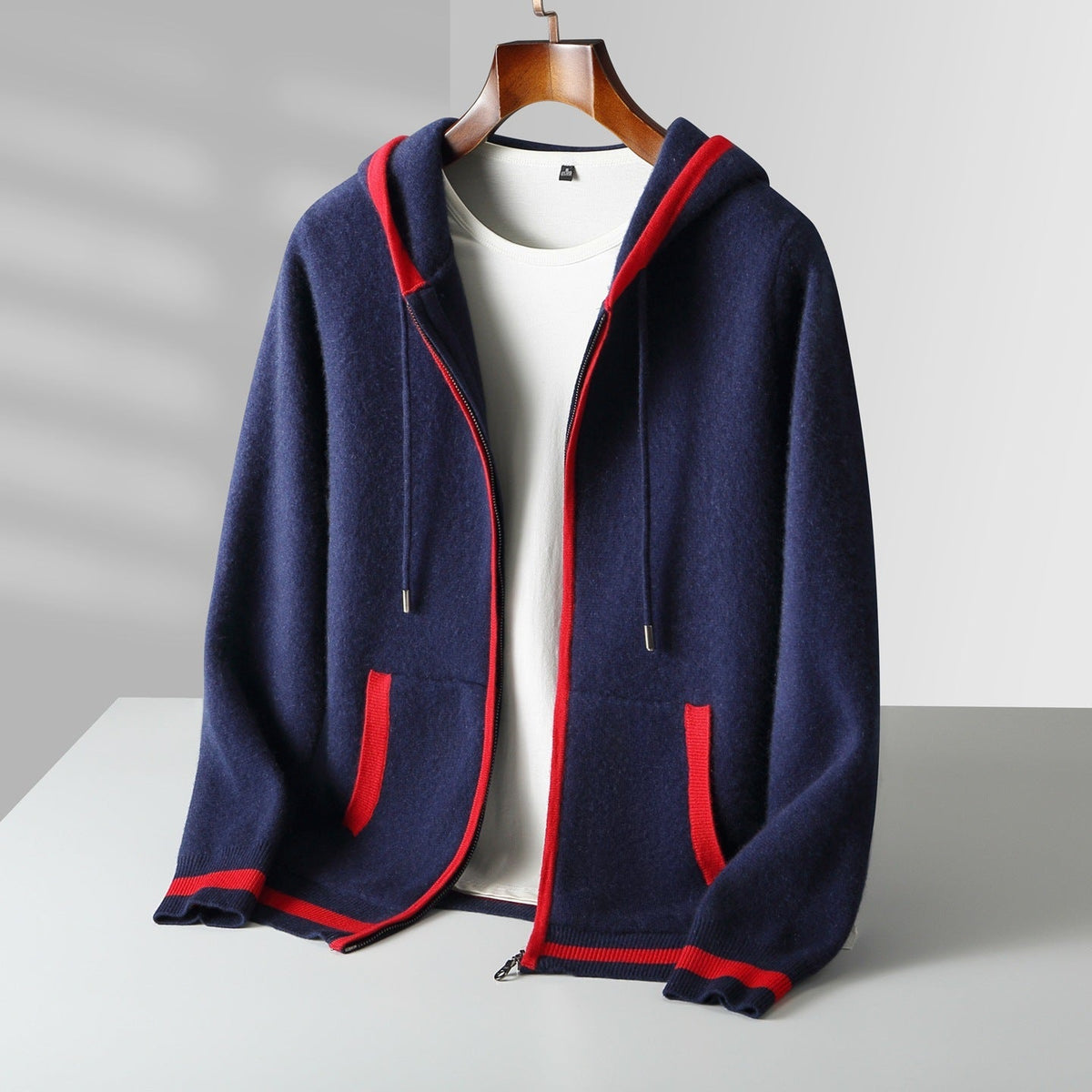 Varese | Sudadera de punto con capucha y ribetes