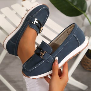 Eugenia | Mocasines elegantes con sofisticado detalle de cadena