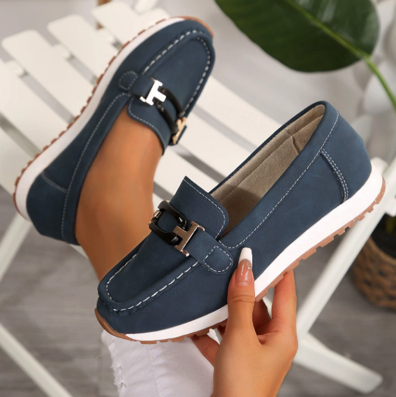 Eugenia | Mocasines elegantes con sofisticado detalle de cadena