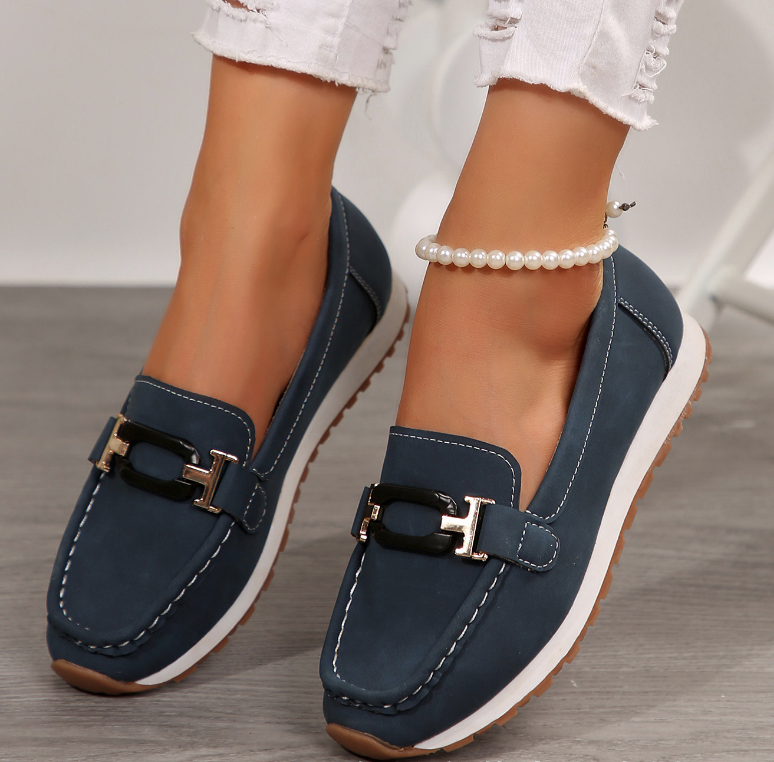Eugenia | Mocasines elegantes con sofisticado detalle de cadena