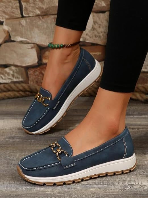 Elena | Mocasín plano con hebilla y plantilla anatómica para una comodidad excepcional