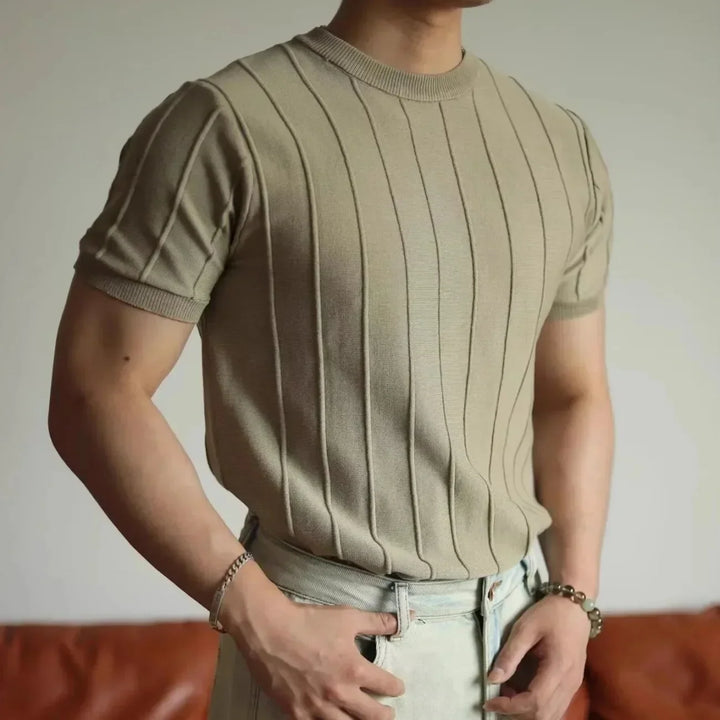 Luca | Camiseta de punto acanalado de manga corta con estilo versátil